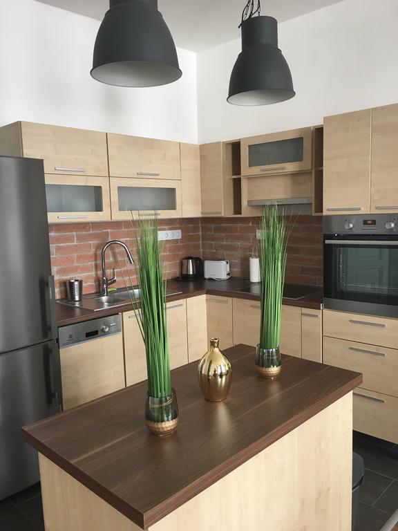 Gozsdu Entertainment District Apartment บูดาเปสต์ ภายนอก รูปภาพ
